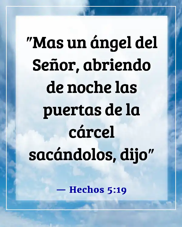 Versículos de la Biblia sobre ángeles y demonios (Hechos 5:19)