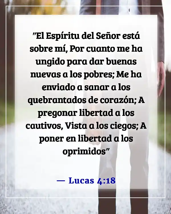 Versículo de la Biblia sobre los corazones quebrantados (Lucas 4:18)